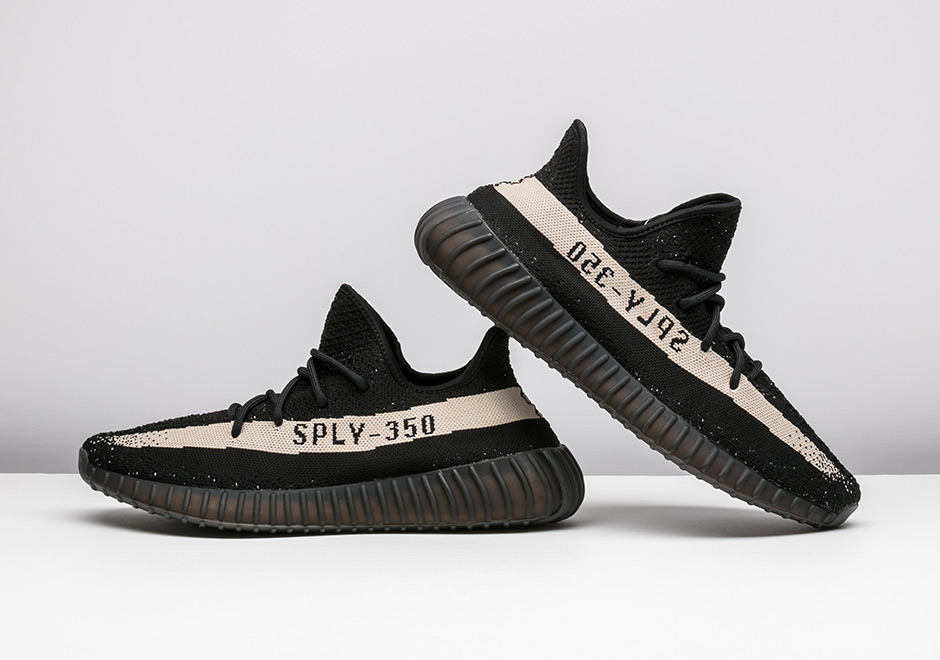 yeezy boost 350 v2 black and white