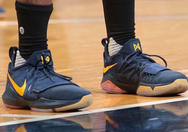 322 Lance Stephenson Shoes Stock Photos, High-Res Pictures, and Images -  Getty Images