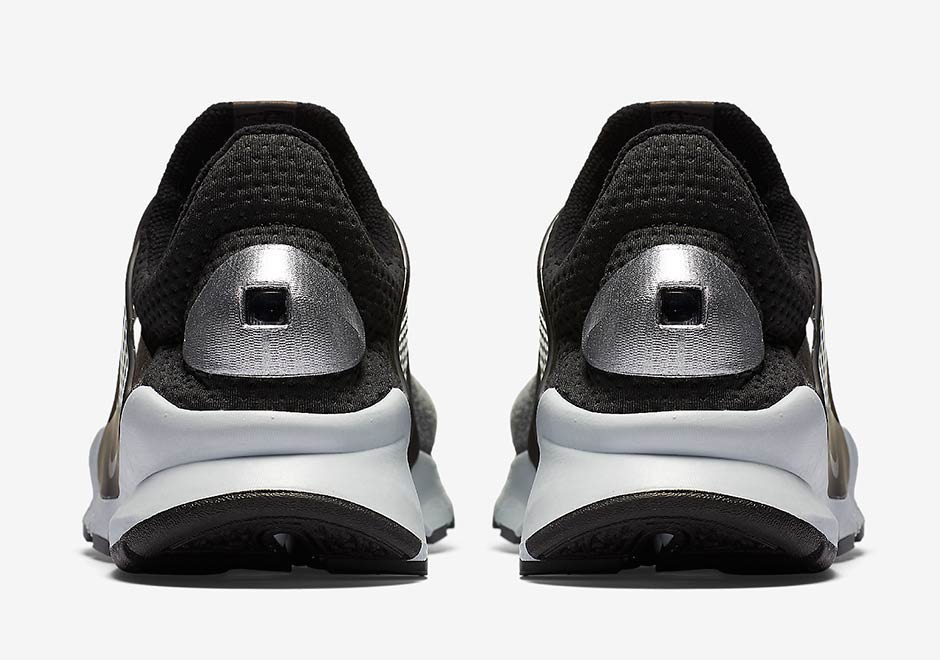 Nike Sock Dart SE Features Silver Heel Caps