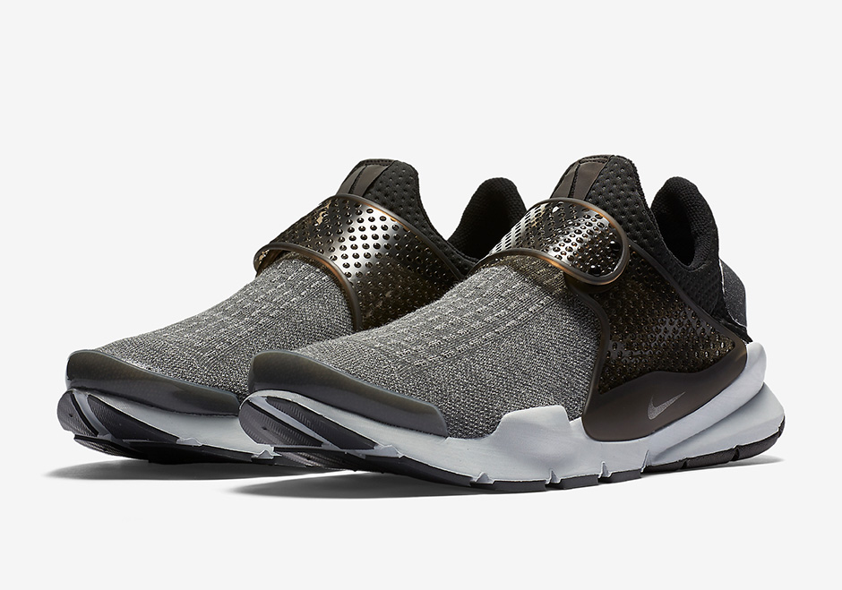 nike sock dart se silver heels 02