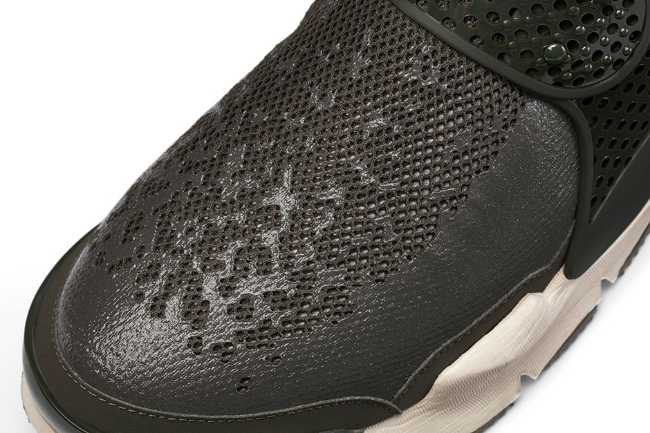 Stone Island Nikelab Sock Dart Mid Release Details 08