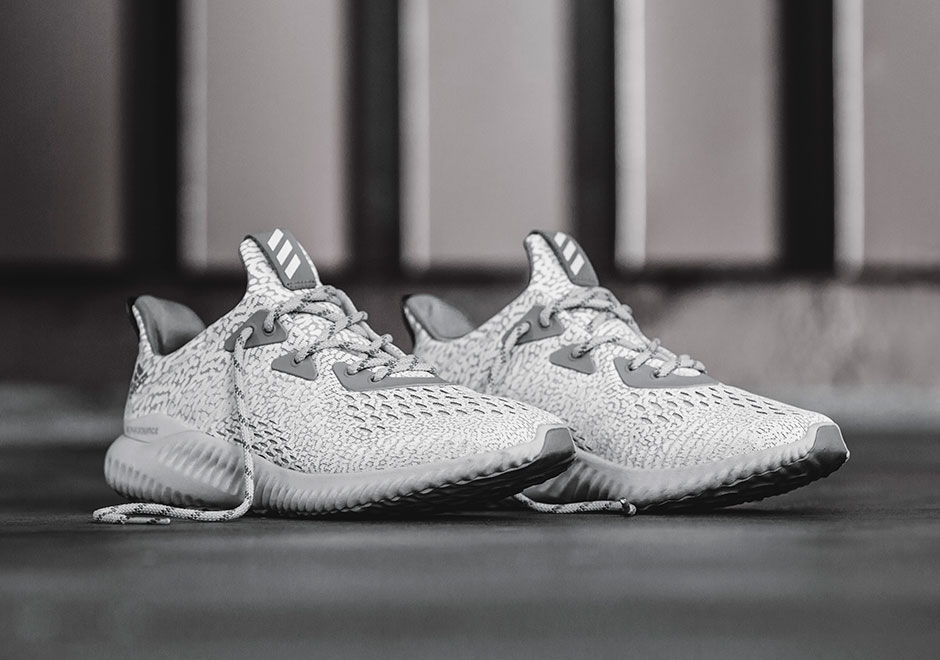 adidas alphabounce white and grey
