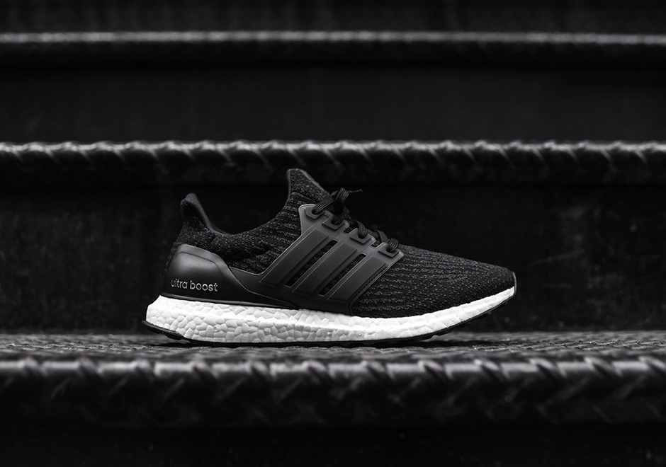 ultra boost 3.0 black and white