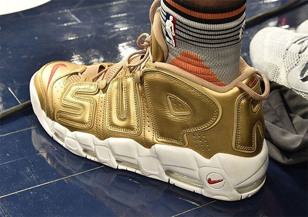 Derrick Jones Jr. Wears Gold Nike "Suptempo" In Dunk Contest