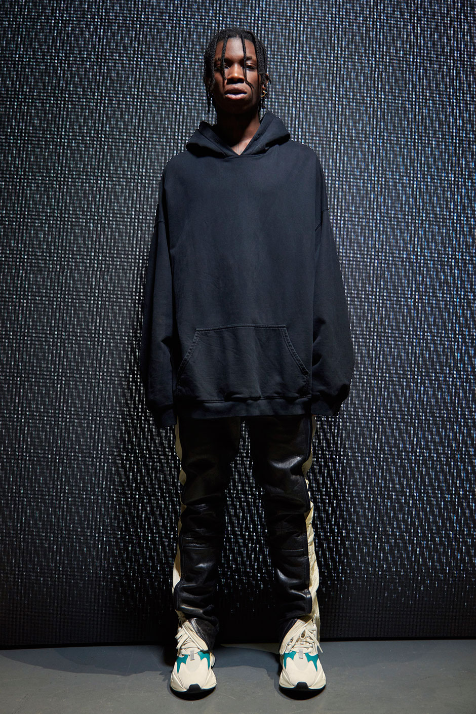 Yeezy season best sale 7 clothing