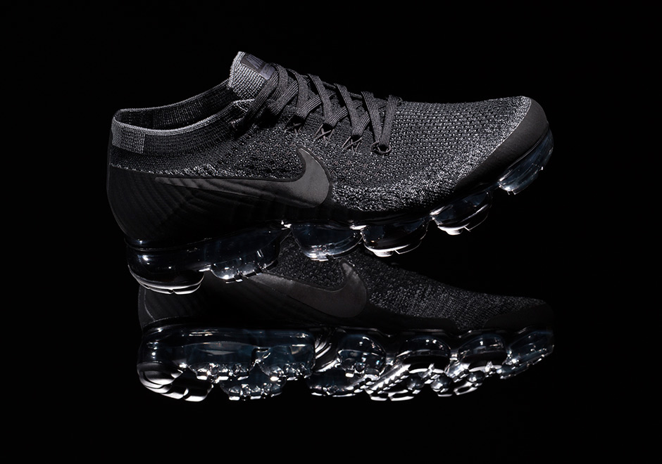 tripple black vapor max