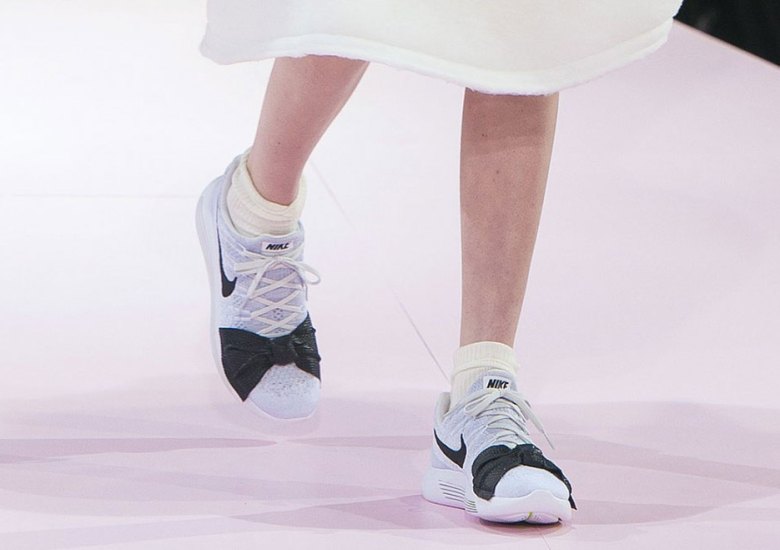 COMME des GARCONS x Nike LunarEpic Flyknit Debuts At Paris Fashion Week