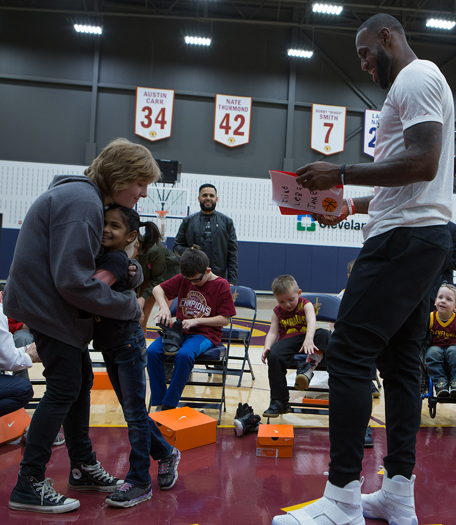 lebron soldier 10 on feet