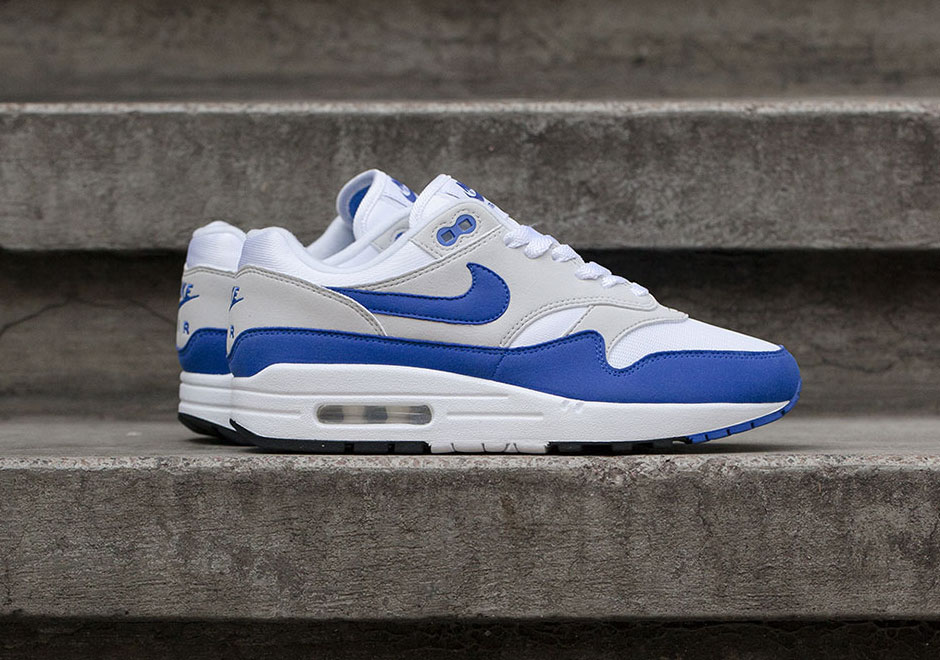 As Air Max Day draws nearer， Nike Sportswear continues to bring the heat every weekend. The Air Max 1 OG Sport Blue will highlight this weekend's slate of ...