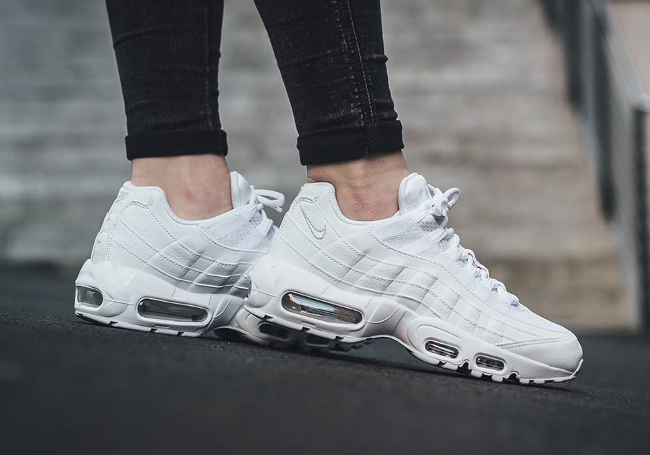 nike 95 triple white