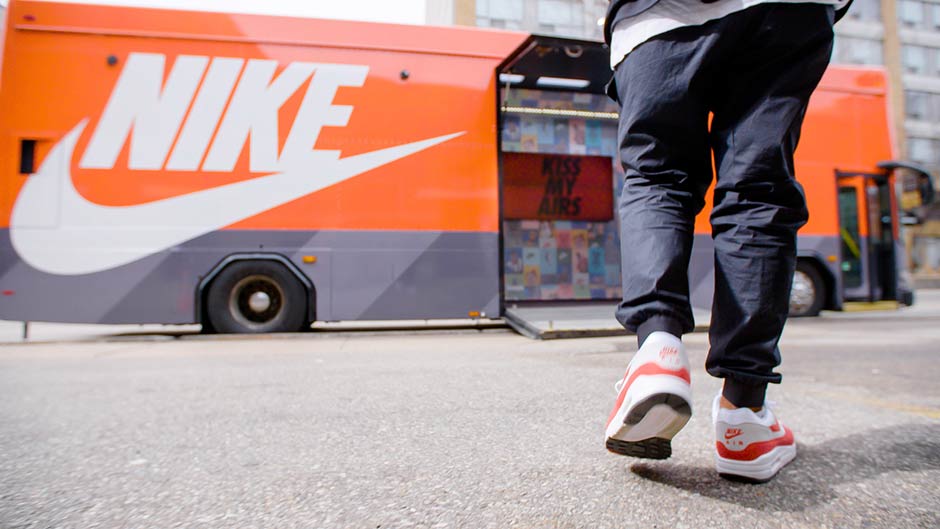 Redondear a la baja Fatal importar Nike Air Max Bus Touring Toronto | SneakerNews.com