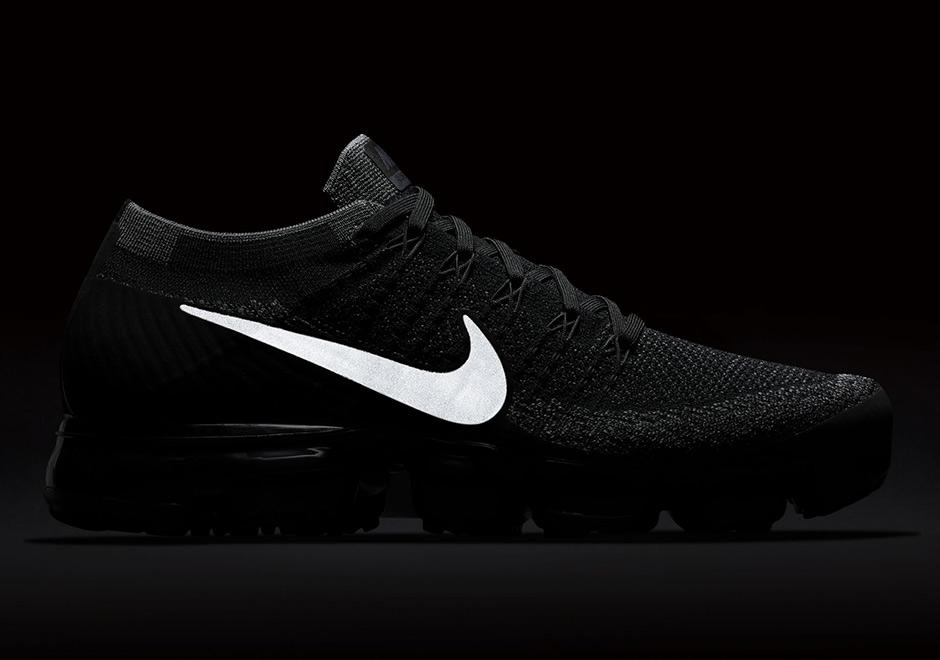 all black air max vapor