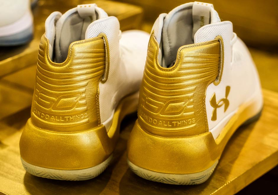 Under armour curry hot sale 3 gold women