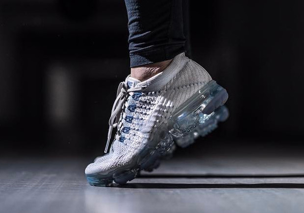 nike vapormax white on feet