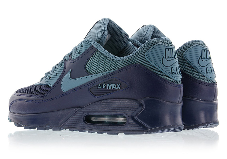 Nike Air Max 90 Navy Smokey Blue 537384-420 | SneakerNews.com