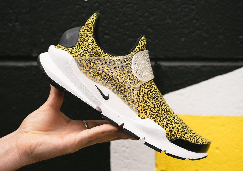 Nike Sock Dart Safari Yellow
