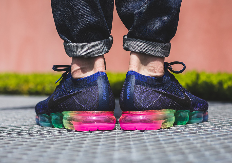 Vapormax multicolor best sale on feet