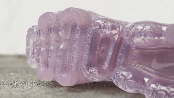 independence day vapormax