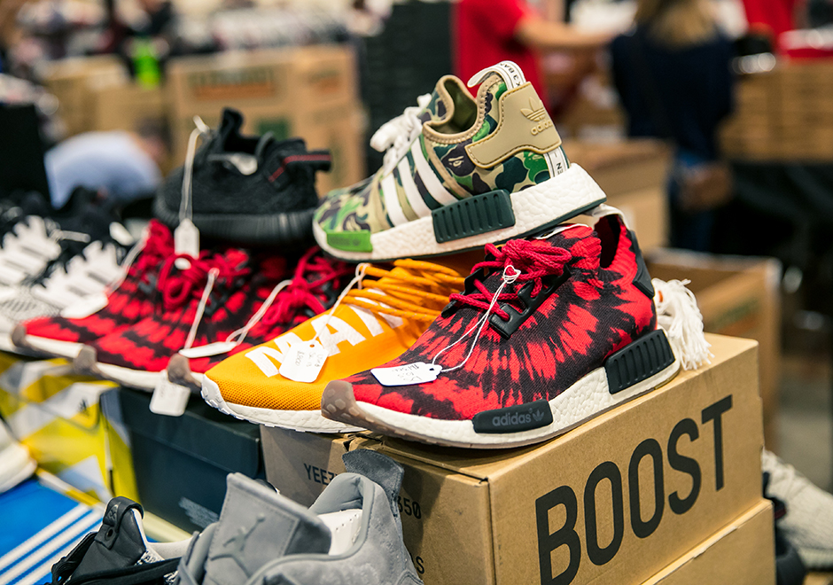 Chi! Here's a look at some exclusive goods coming to @sneakercon