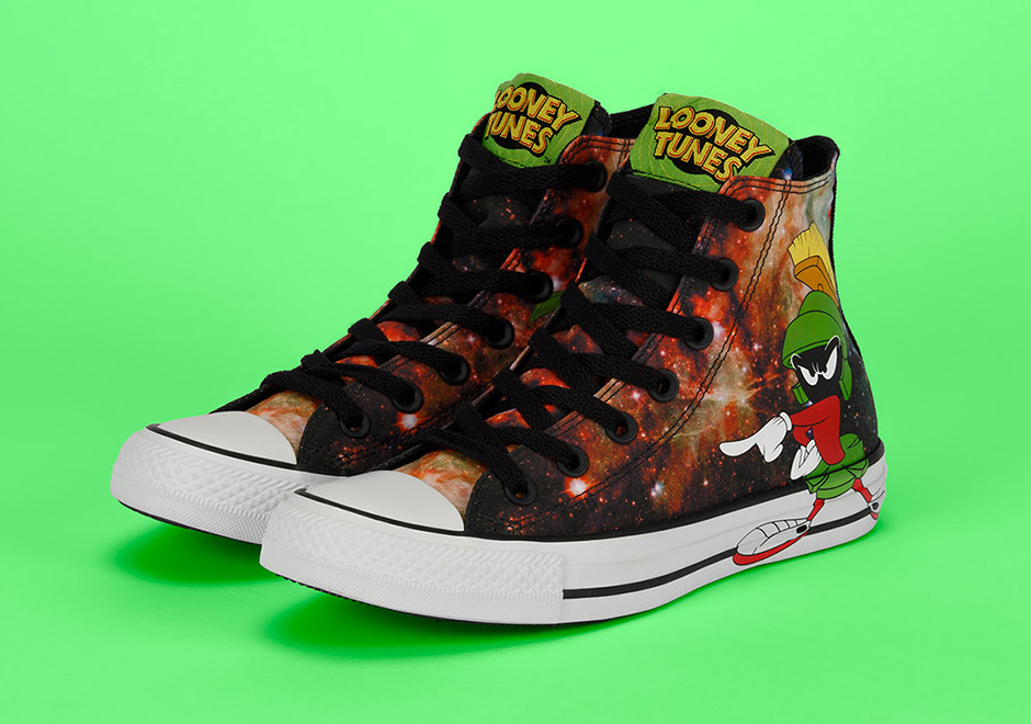 looney tunes converse trainers