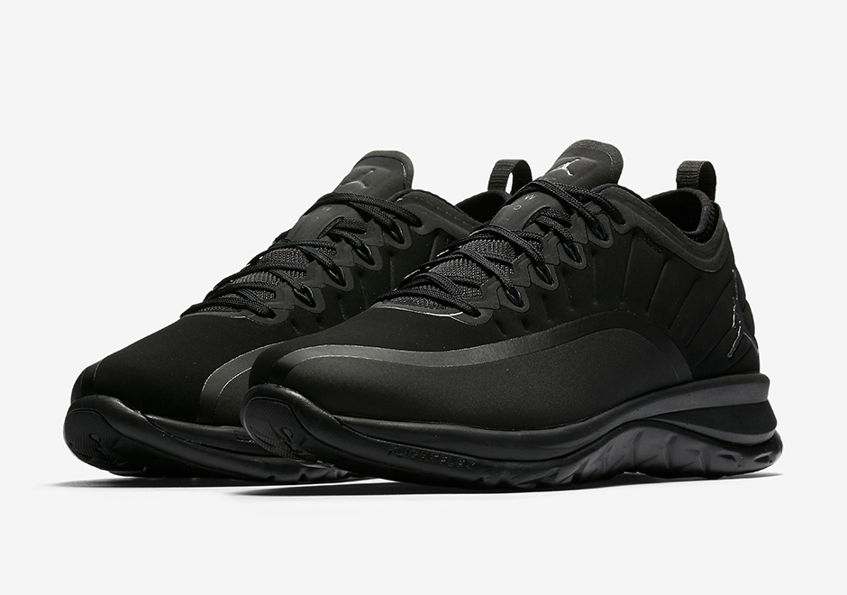 Jordan Trainer Prime Triple Black 