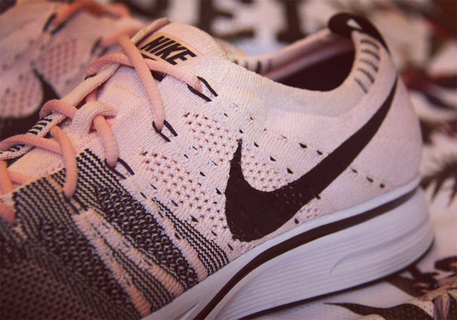 Nike Flyknit Trainer Sunset Tint Detailed Look 03