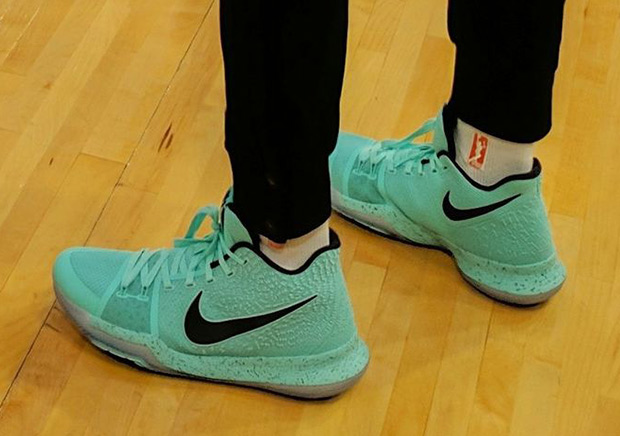 Nike Kyrie 3 “Aqua” Releases On July 15th