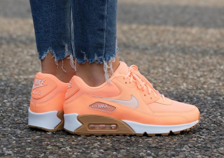 Nike Air Max 90 “Sunset Glow” With Gum Soles Releases For Women