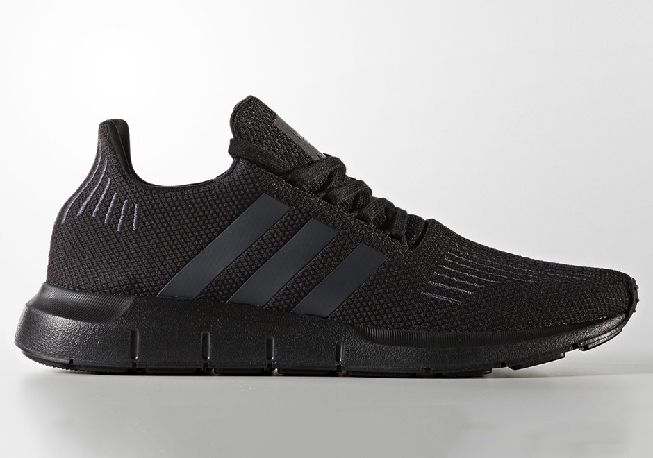 adidas Swift Run Triple Black CG4111 