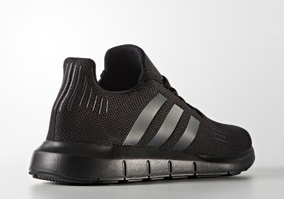 adidas Swift Run Triple Black CG4111 