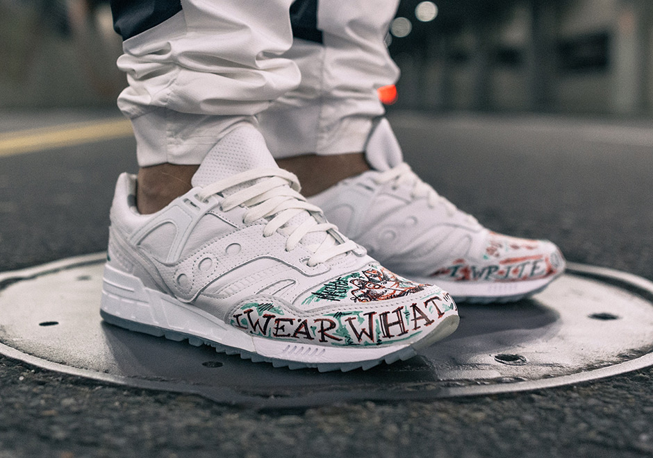 Saucony Teams Up With TBlake For "Triple White" Grid SD You Can Draw On