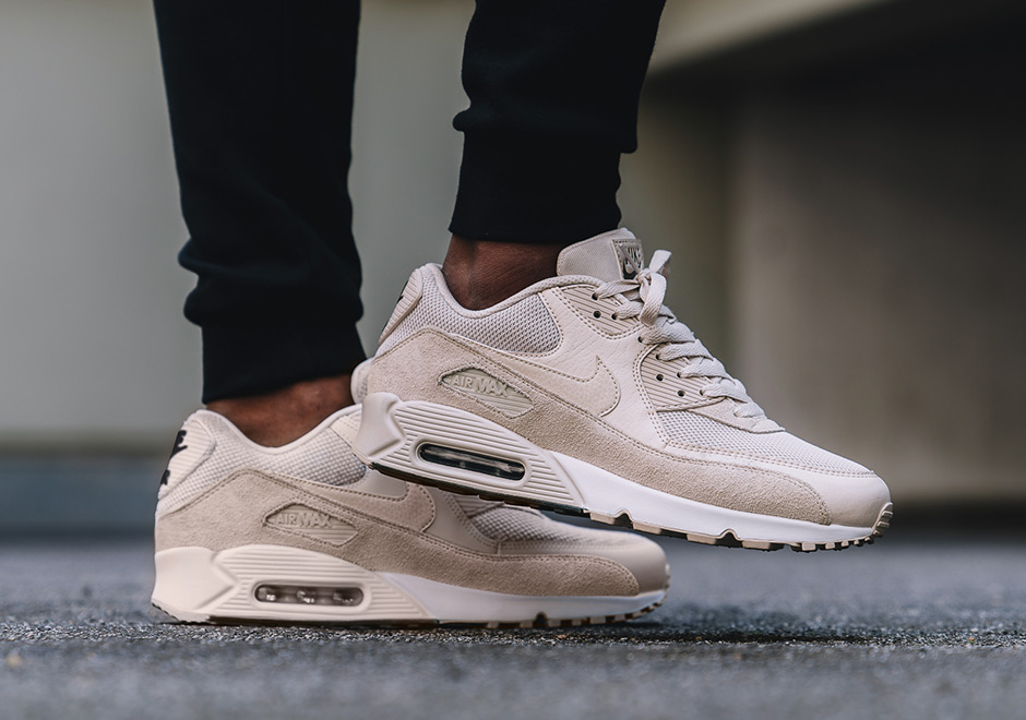 Air max 1 essential foot clearance locker