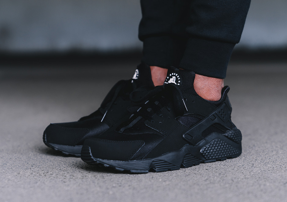 Foot locker on sale nike huarache mens