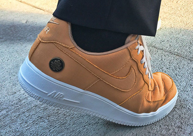 Phil Knight Gave Dallas Cowboys Owner Jerry Jones Custom Nikes For Hall Of Fame Induction