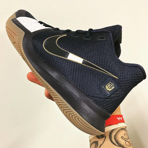 Kyrie 3 Nike Basketball Academy