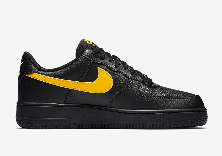 Nike Air Force 1 Low Black Leather Pack 16