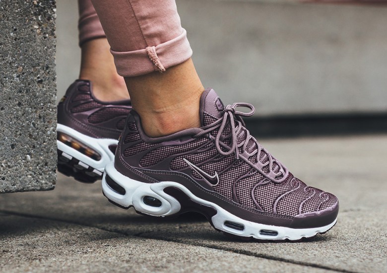 Nike Adds Bordeaux To The Air Max Plus