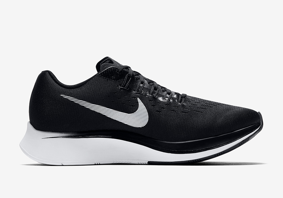 nike zooms black and white