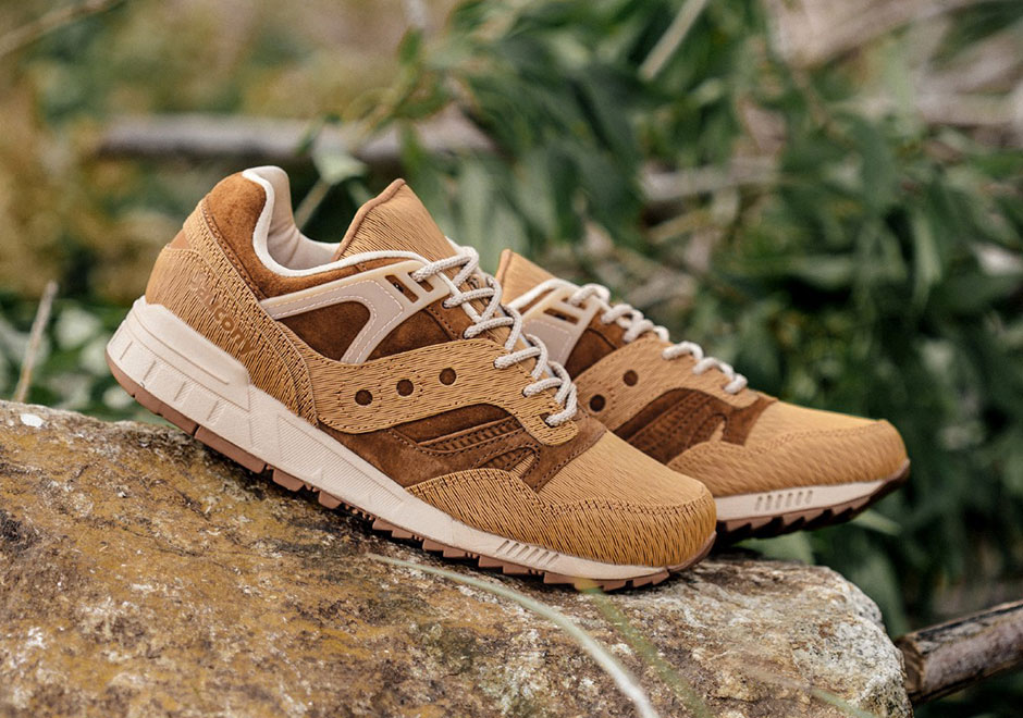 Saucony Grid SD With "Woodburn" Detailing Hits Stores