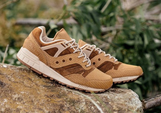 Saucony Grid SD With “Woodburn” Detailing Hits Stores