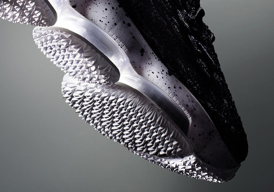 Nike Lebron 15 Details 3