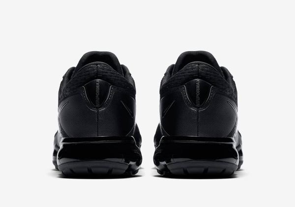 Nike VaporMax CS Triple Black 917963-002 | SneakerNews.com