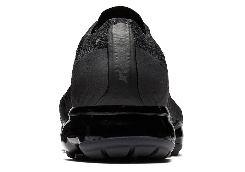 Nike Vapormax Flyknit Triple Black New 4
