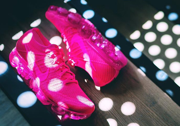 Nike VaporMax Triple Pink | SneakerNews.com