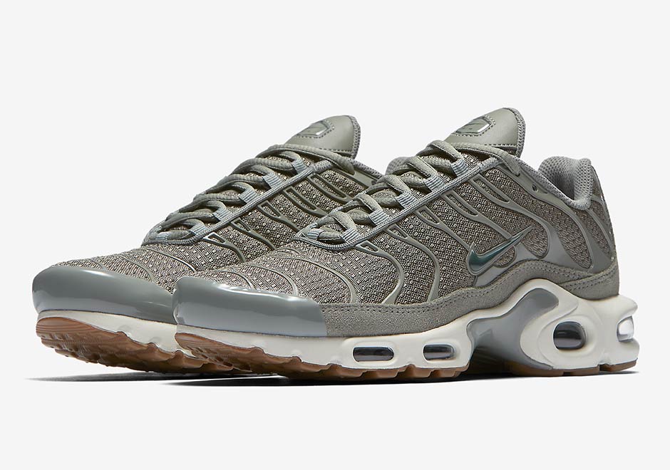 nike air max plus womens olive green