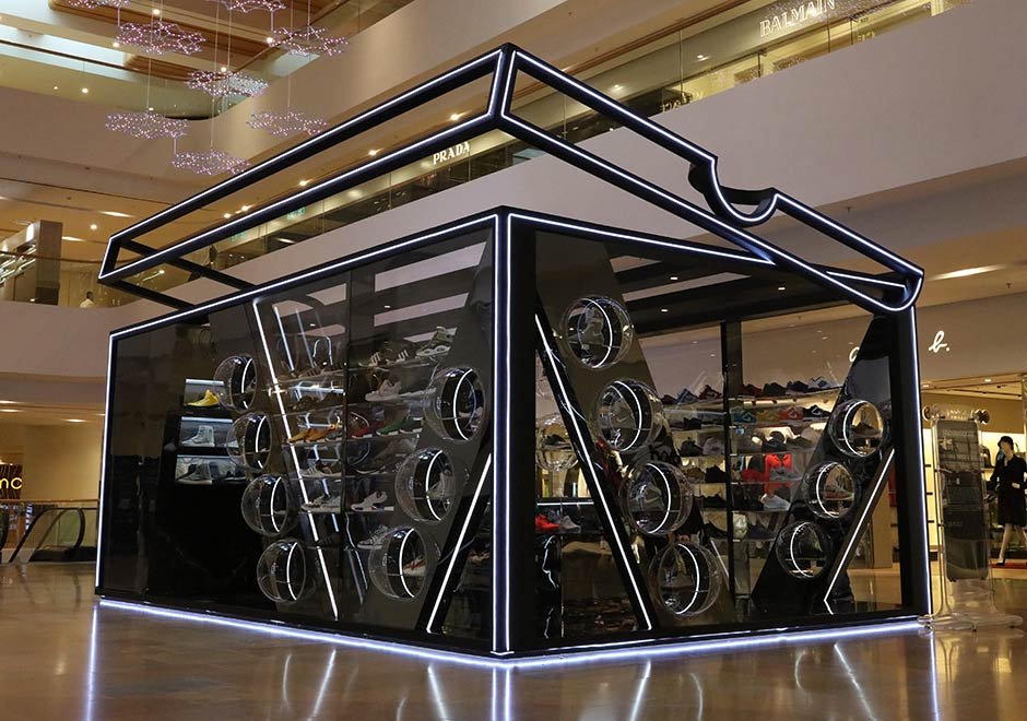 Yu Ming Wu “Shoebox” Showcase At Pacific Place Mall