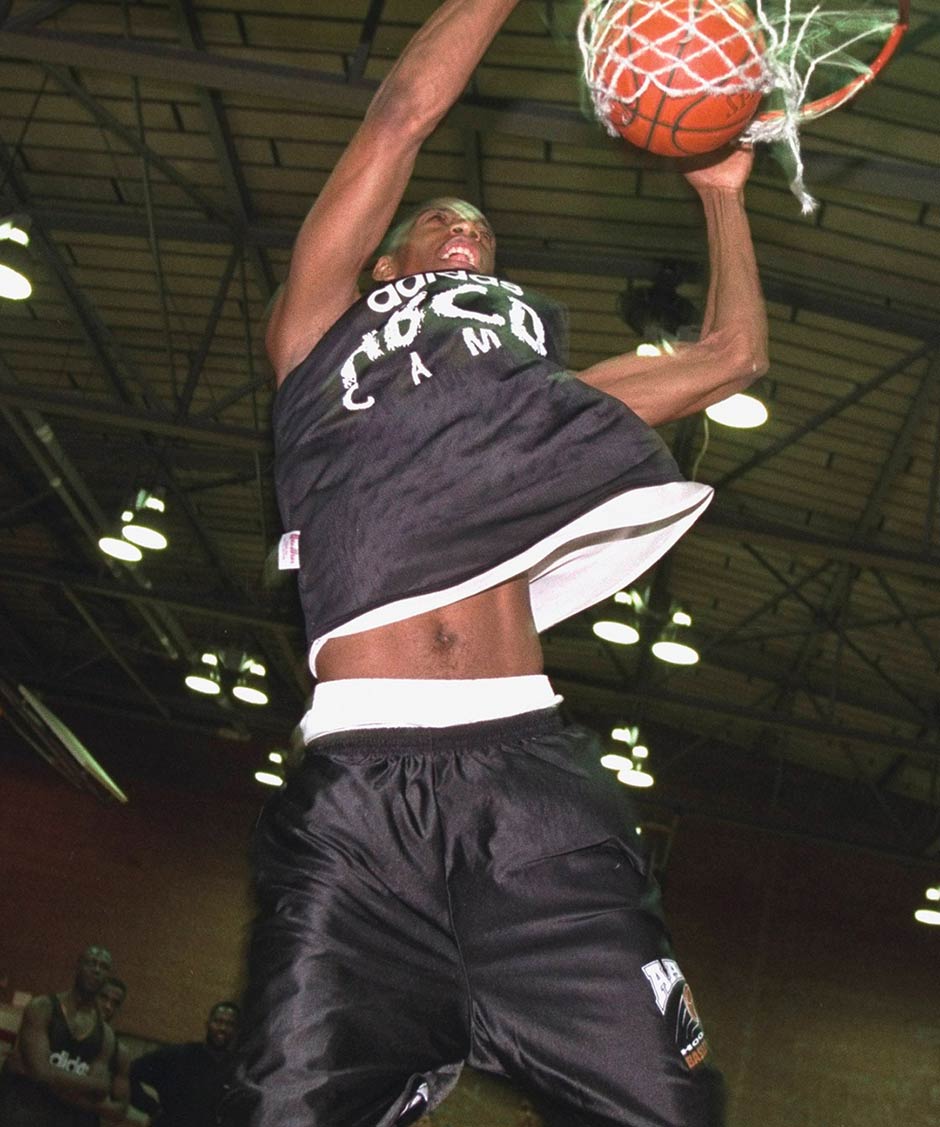 Tracy McGrady Brings adidas T-Mac 2 In Honor of Best Friend to Basketball  Hall of Fame