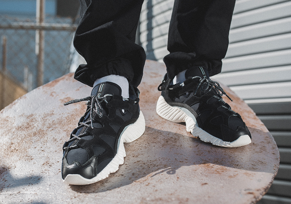Highs and Lows ASICS GEL Mai Submariner | SneakerNews.com