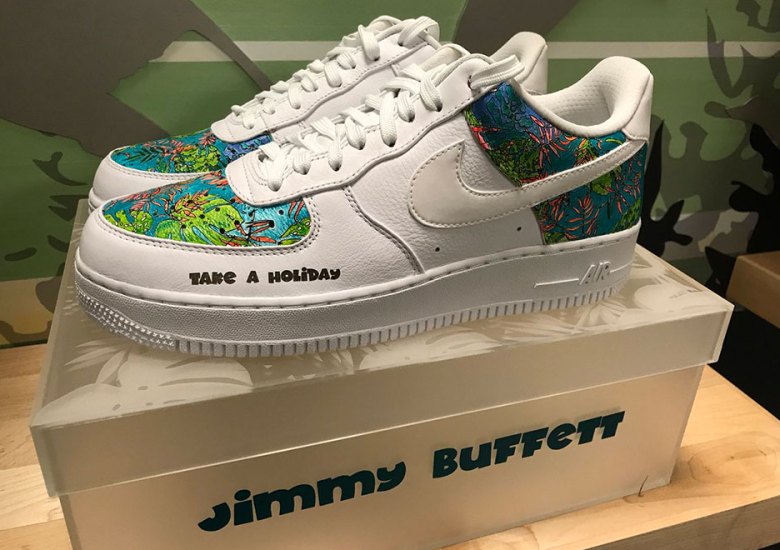 The Oregon Ducks Gave Musician Jimmy Buffett Custom Nike Air Force 1s