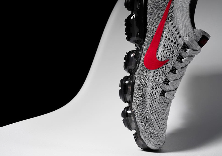 vapormax with red tag